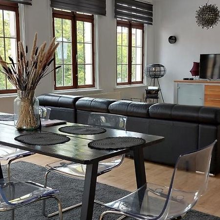 The View - Spacious 2 Bdr Appt In With View Антверпен Екстериор снимка