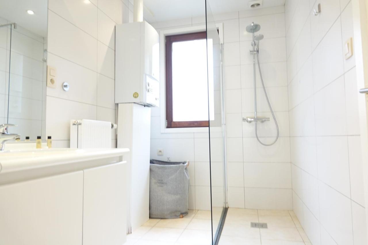The View - Spacious 2 Bdr Appt In With View Антверпен Екстериор снимка