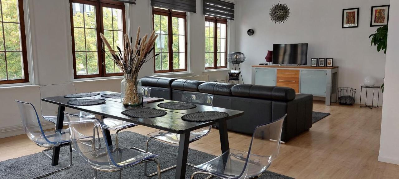 The View - Spacious 2 Bdr Appt In With View Антверпен Екстериор снимка