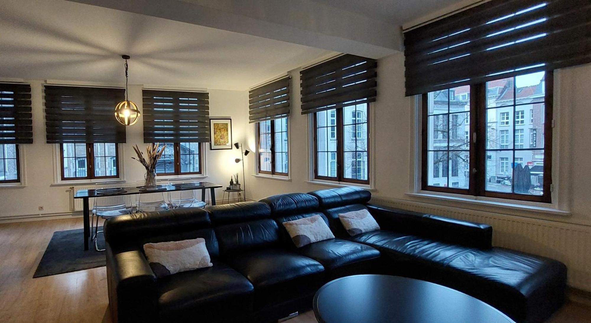 The View - Spacious 2 Bdr Appt In With View Антверпен Екстериор снимка